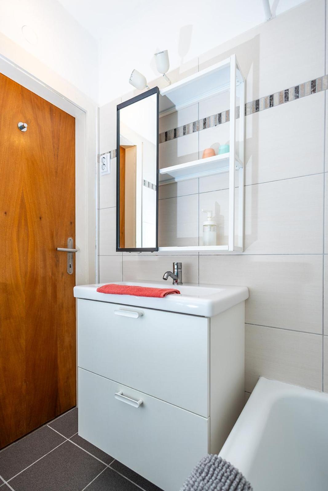 Mooki Beach Apartment Bodensdorf Eksteriør bilde